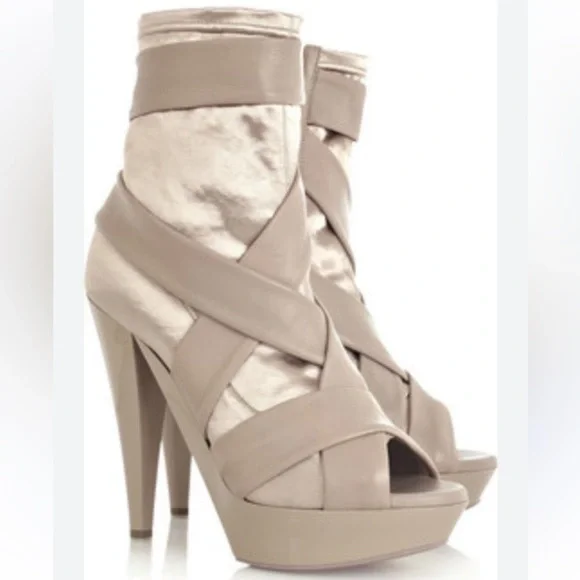 BURBERRY PORSUM Satin and leather boots taupe size 35 1/2 5.5